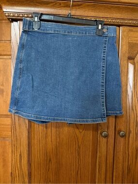 crown & ivy Blue Denim Wrap-Front Mini Skort